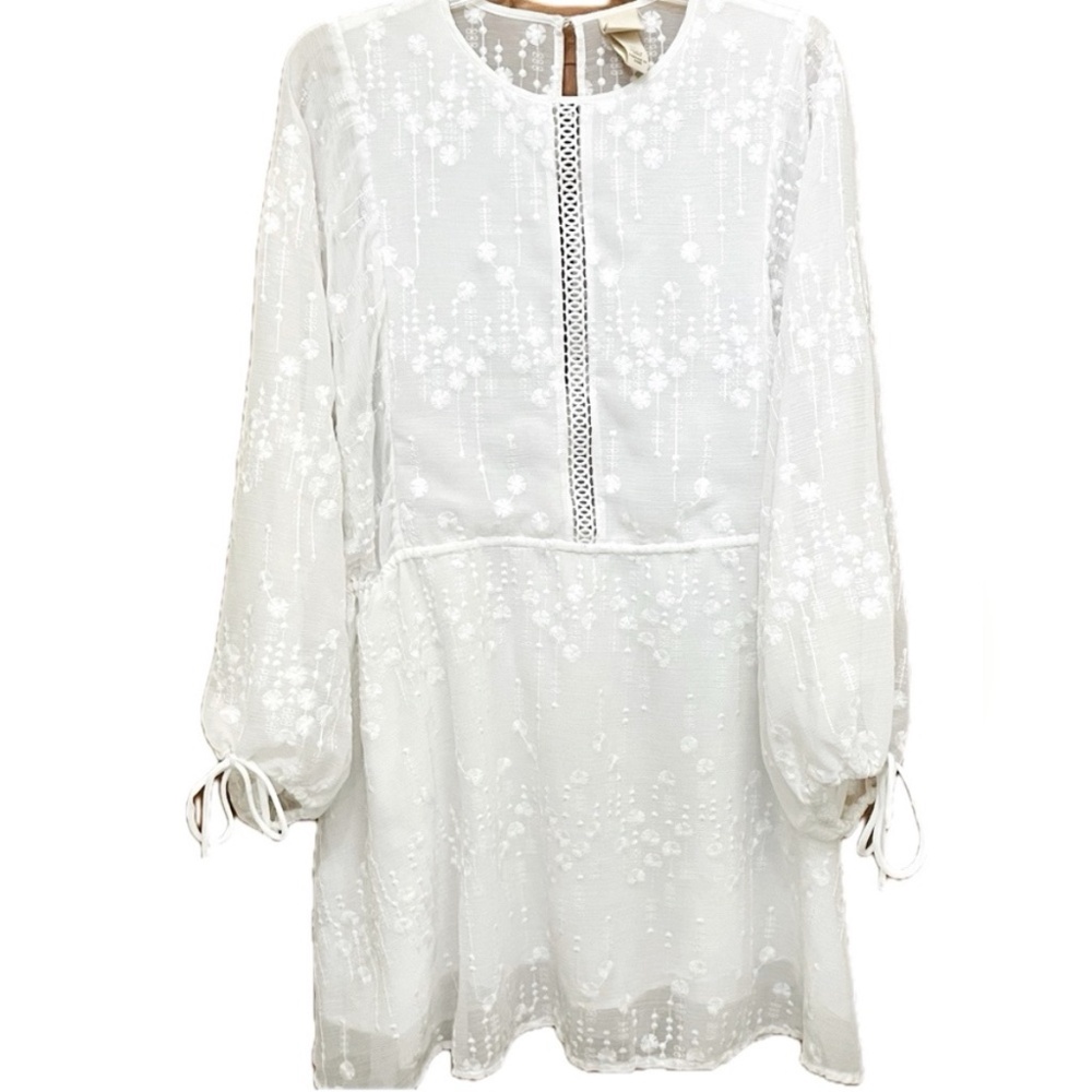 H&M Oversized White Lace Dress